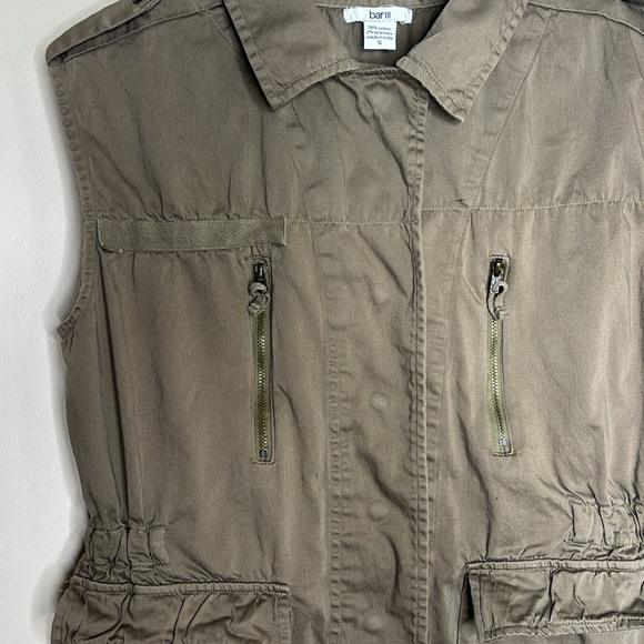 BAR lll | Green Sleeveless Cargo Vest | Military Style Top | Outdoors Activity - Picture 2 of 12